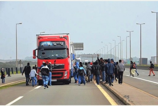 Migranti ilegali Calais
